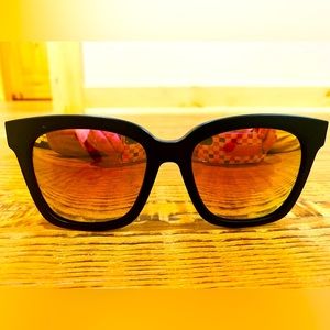 DIFF Bella Matte Black Pink Mirror Polarized Sunglasses